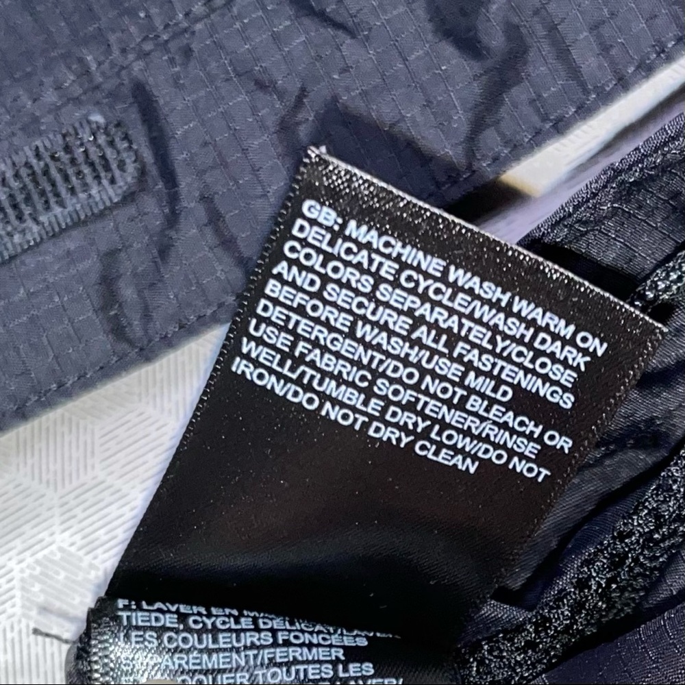 The North Face Venture 2 Jacket Black - Picture 9 of 13